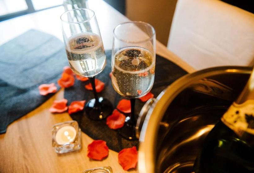 La Suite Romantique Avec Jacuzzi Au Cœur De Perpignan