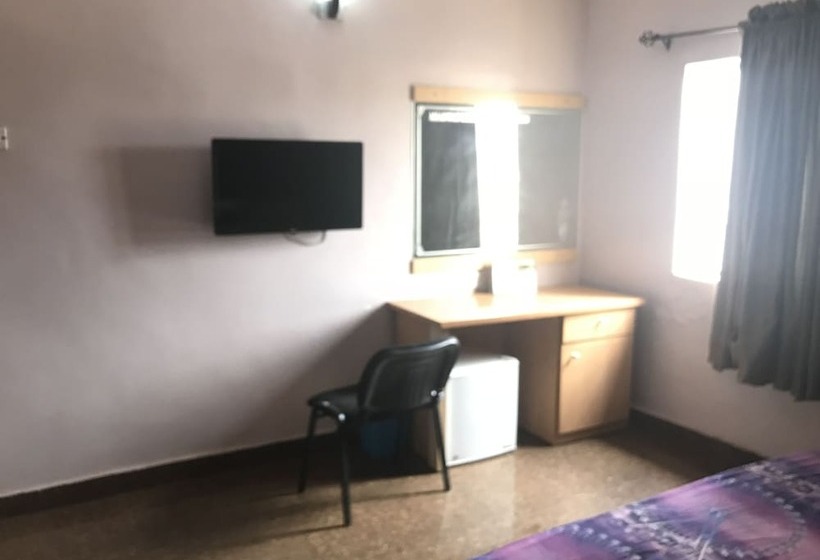 Meadway Luxury Hotels