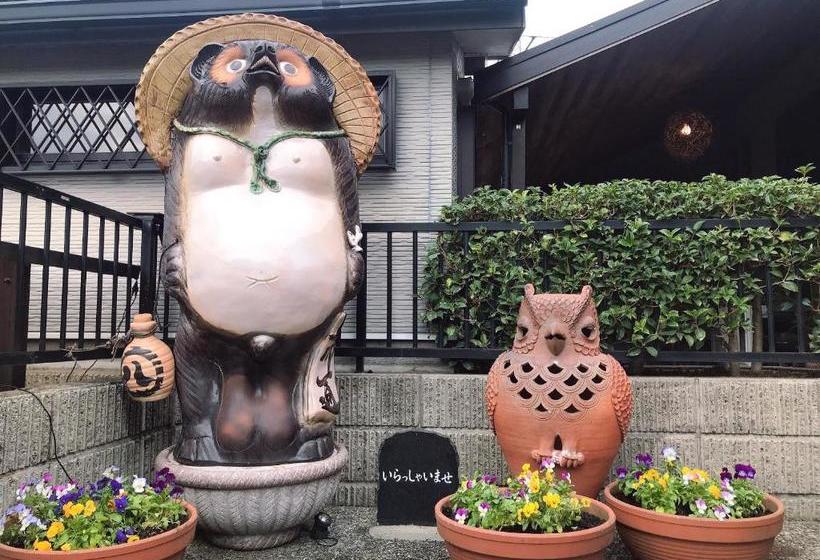 بنسيون Tanuki Japanese Traditional Style House