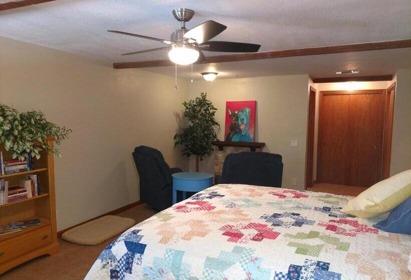 Ponderosa Ridge A B & B