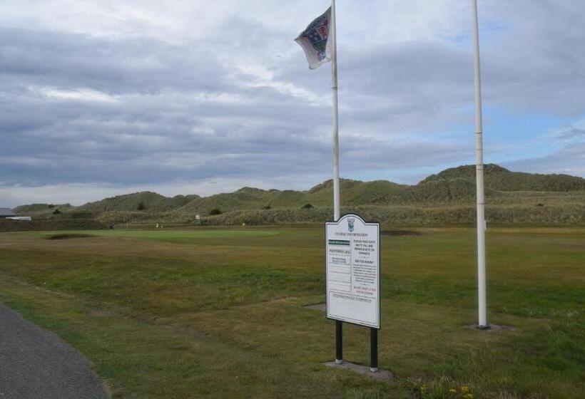 فندق صغير Cheers Cafe Bar & Tavern