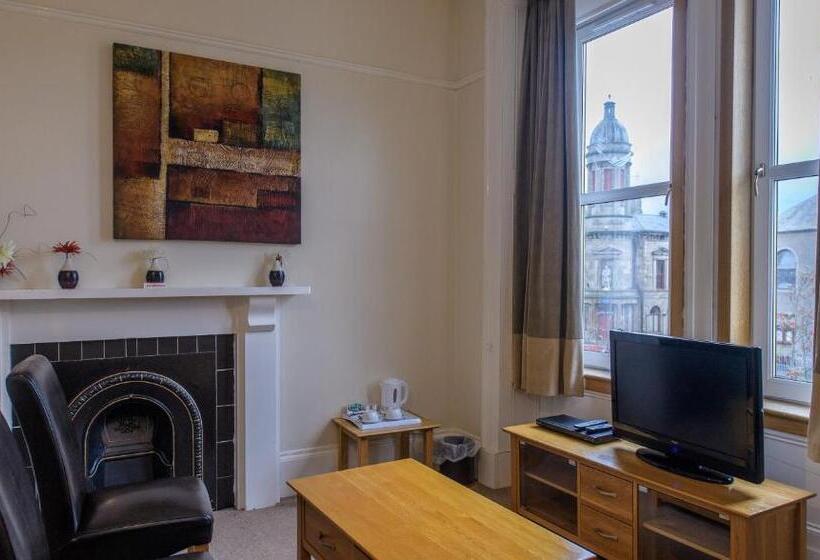 فندق صغير Cheers Cafe Bar & Tavern