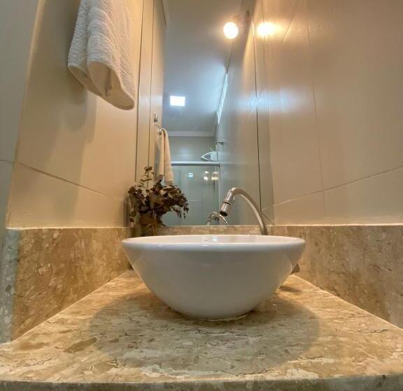 הוסטל Rogai Hotel Pousada