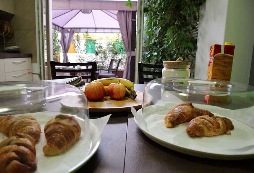 Bed and Breakfast Dimora Dell Arte Foresteria Lombarda Smart Rent