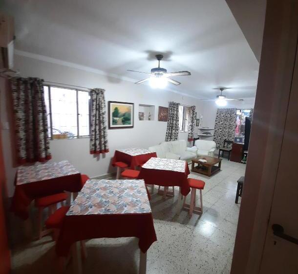 تختخواب و صبحانه La Rojarilla