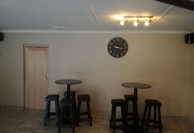 ベッドアンドブレックファースト Skylight Lodge