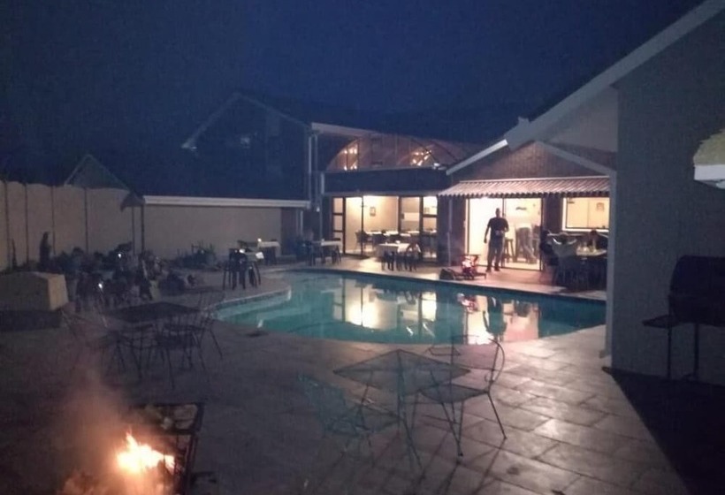 ベッドアンドブレックファースト Skylight Lodge