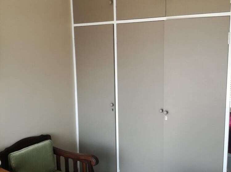 ベッドアンドブレックファースト Skylight Lodge