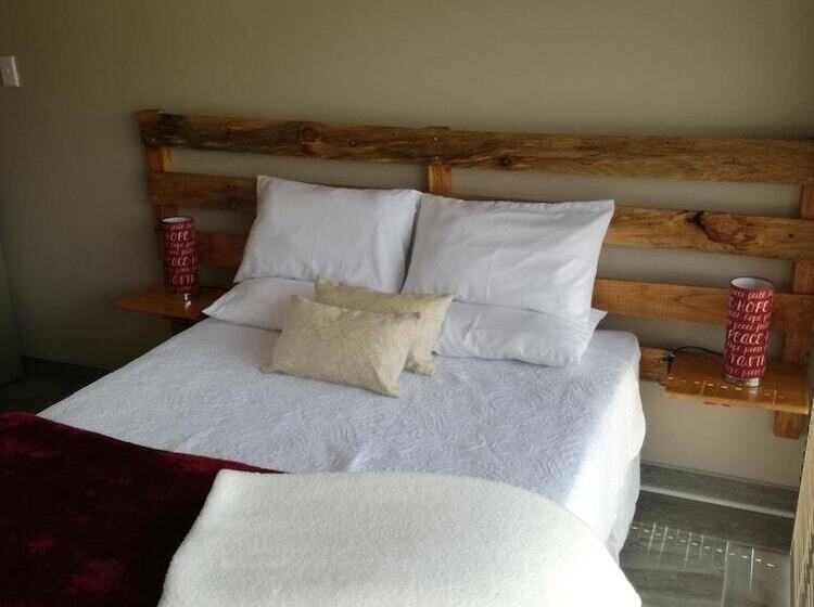 ベッドアンドブレックファースト Skylight Lodge