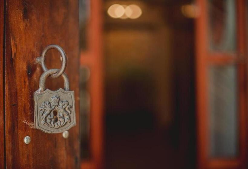 Casa 5 Bed & Breakfast