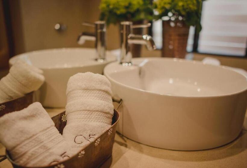 Casa 5 Bed & Breakfast