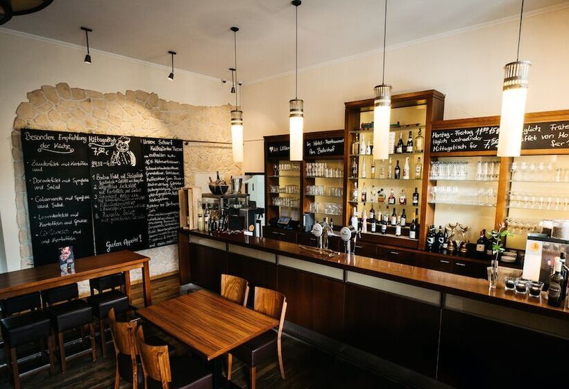 Отель Am Bahnhof