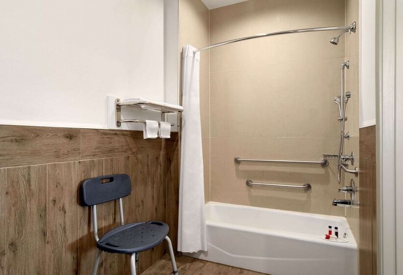 호텔 Baymont By Wyndham Kingwood