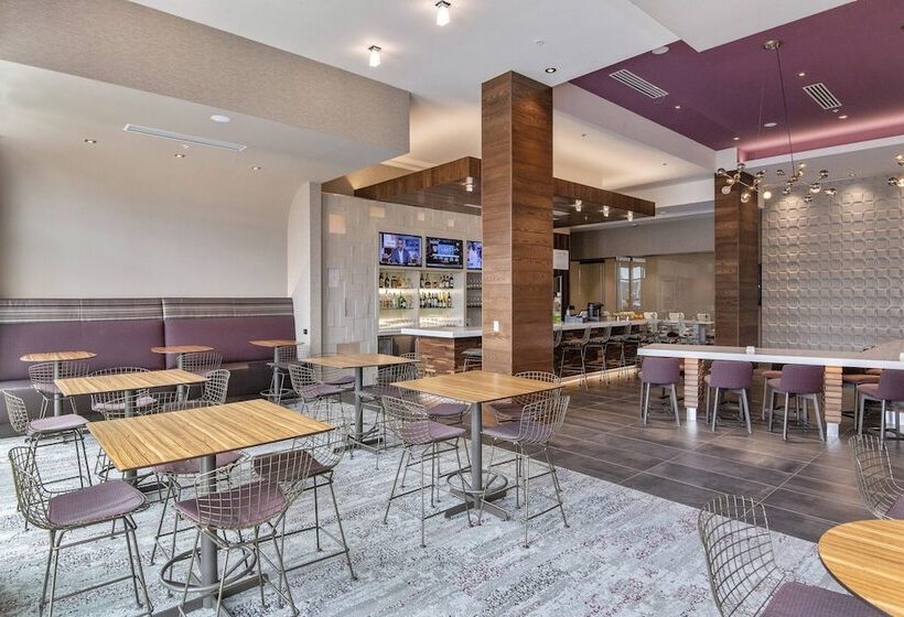 هتل Courtyard By Marriott Raleigh Cary/parkside Town Commons