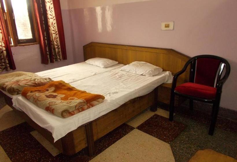 ホテル Economical Rooms Near Triveni Ghat