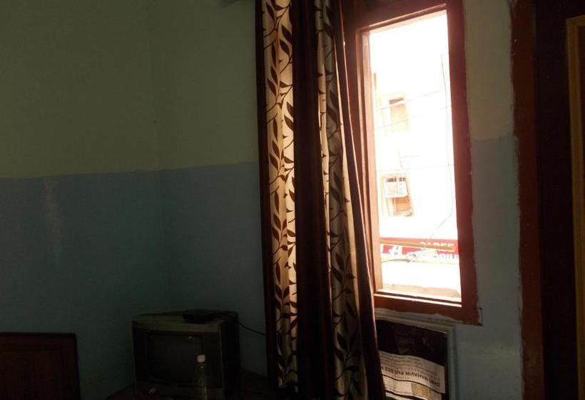 ホテル Economical Rooms Near Triveni Ghat