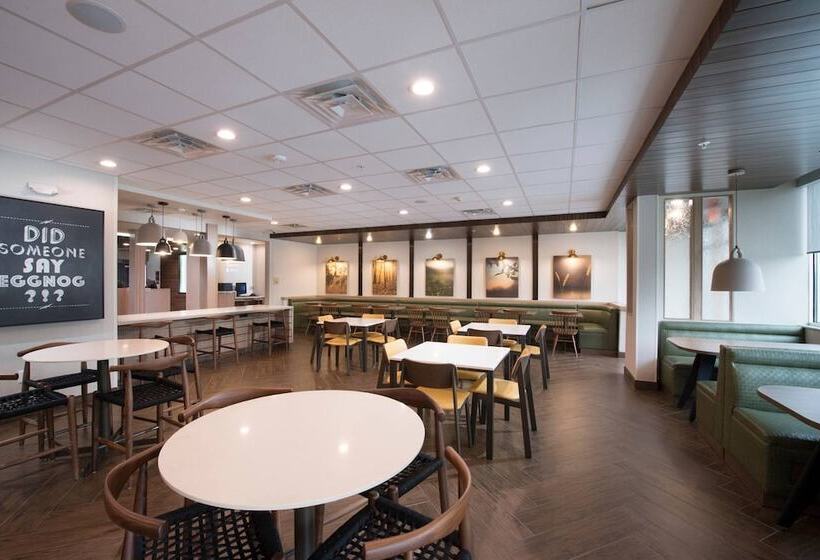 Отель Fairfield Inn & Suites By Marriott Tyler South