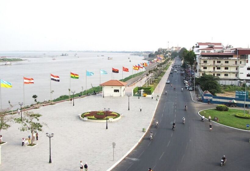 هتل Grand Elevation