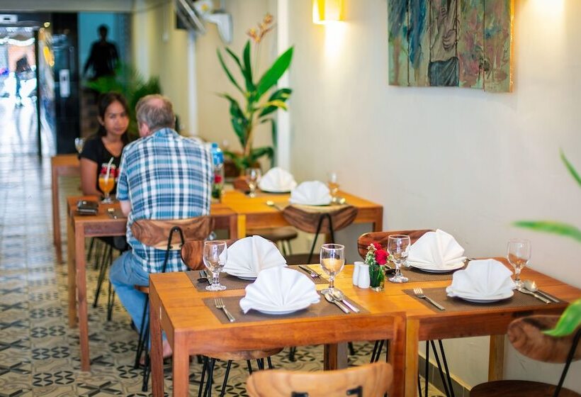 هتل Grand Elevation