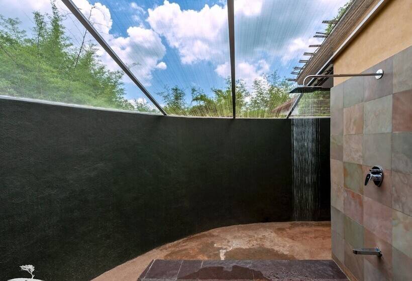 בית מלון כפרי Red Earth Tadoba