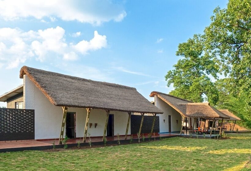 בית מלון כפרי Red Earth Tadoba