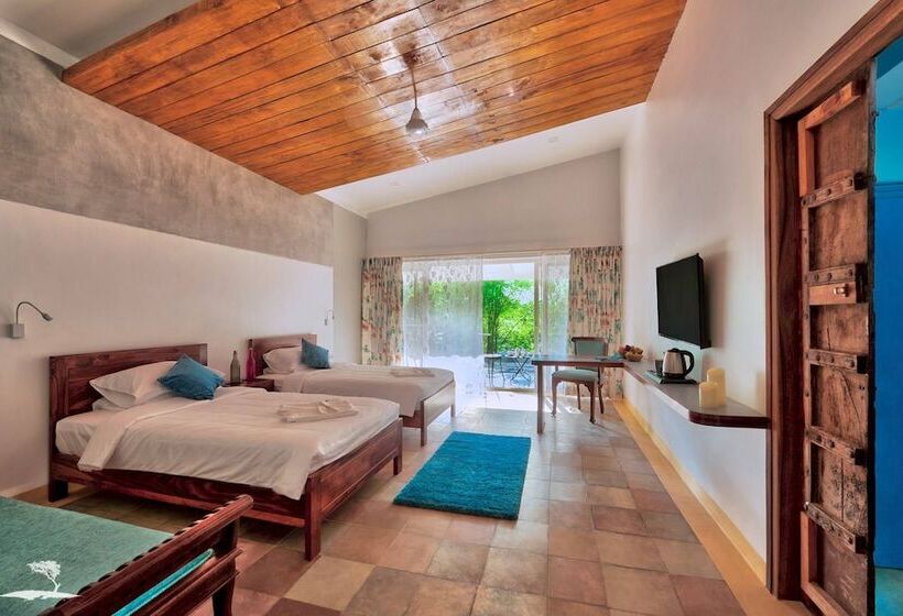 בית מלון כפרי Red Earth Tadoba