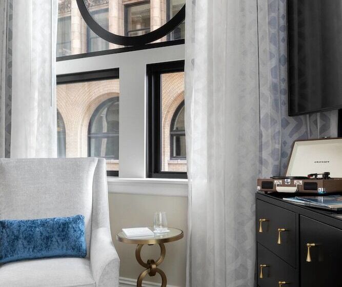 هتل Saint Louis, Autograph Collection