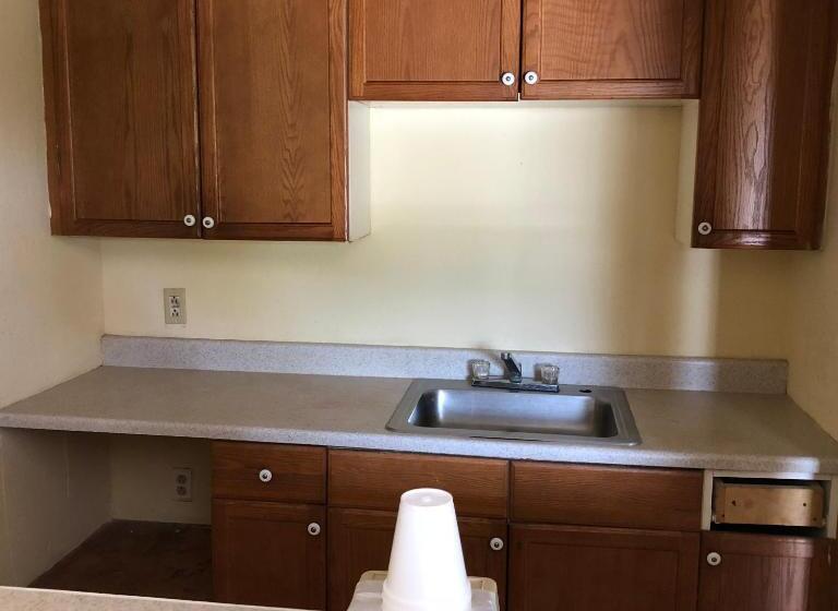 مُتل Country Host Inn