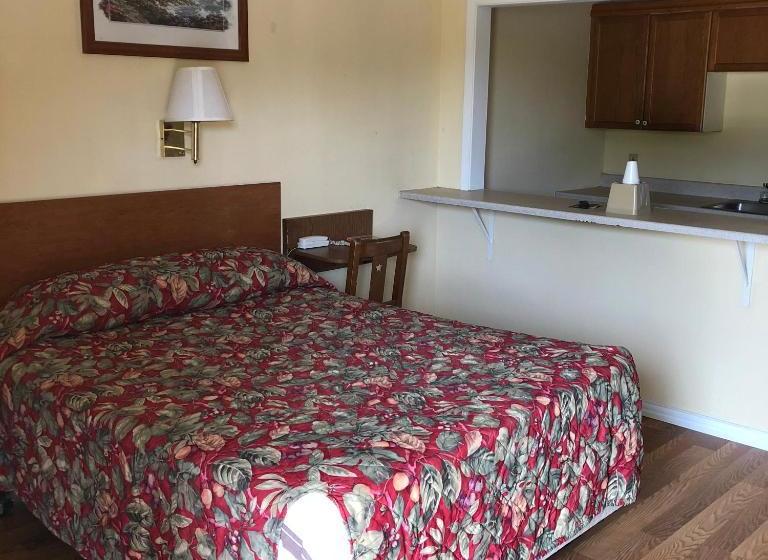 مُتل Country Host Inn