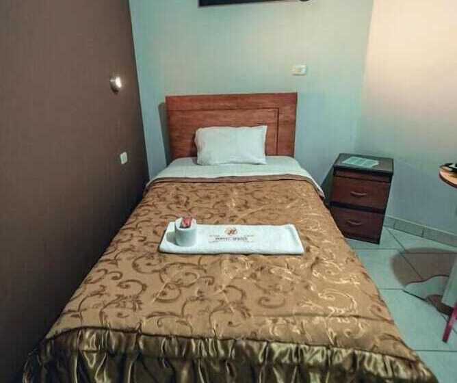 پانسیون Hostal Spring