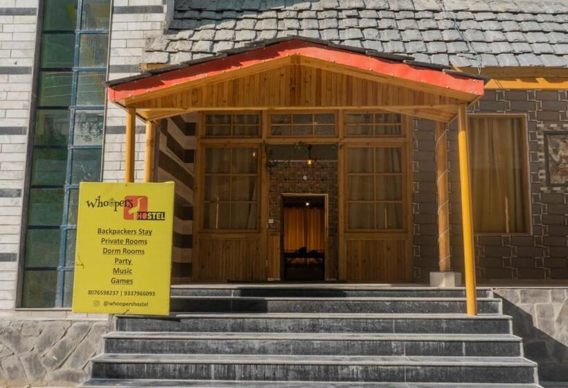 Whoopers Hostel Kasol
