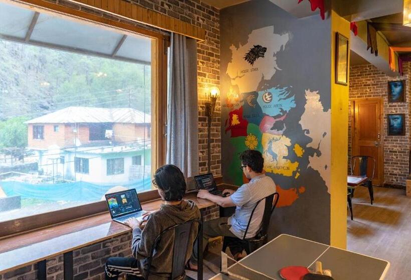 Whoopers Hostel Kasol