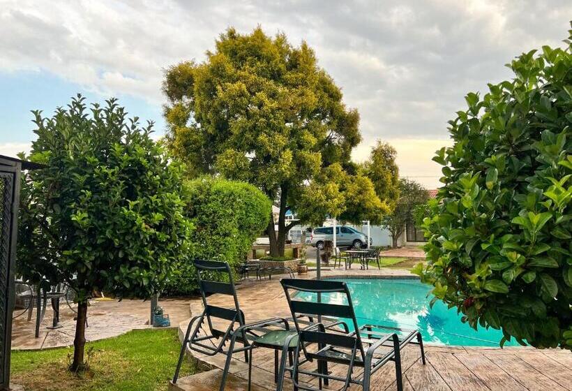 Bed and Breakfast Aerodrome Lodge And Conference Centre