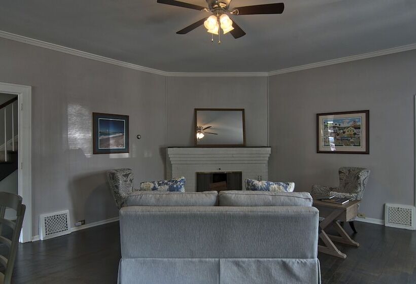 Bed and Breakfast Charlevoix House