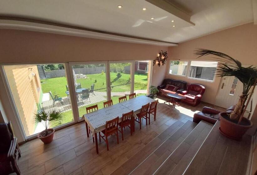 住宿加早餐  Hőforrás Wellness Vendégház