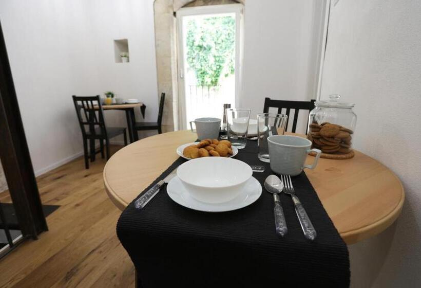 تختخواب و صبحانه Reusuite