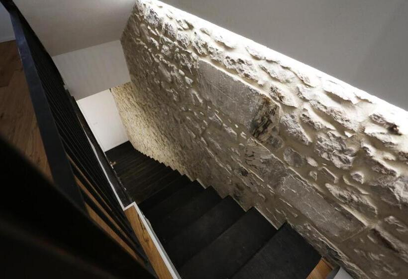 تختخواب و صبحانه Reusuite