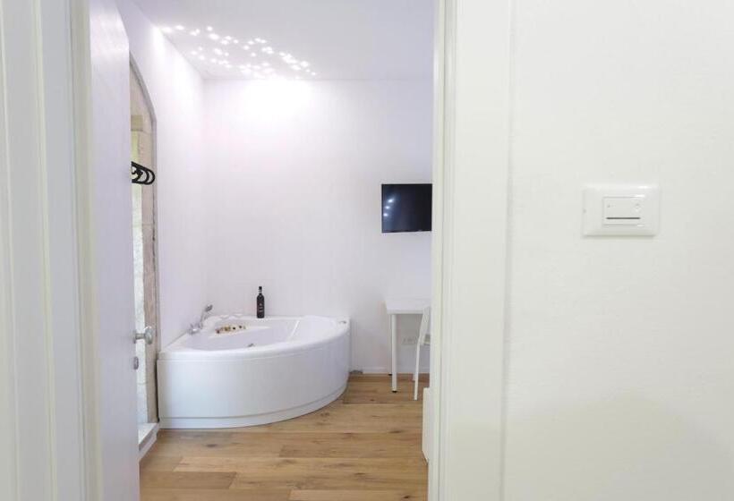 تختخواب و صبحانه Reusuite