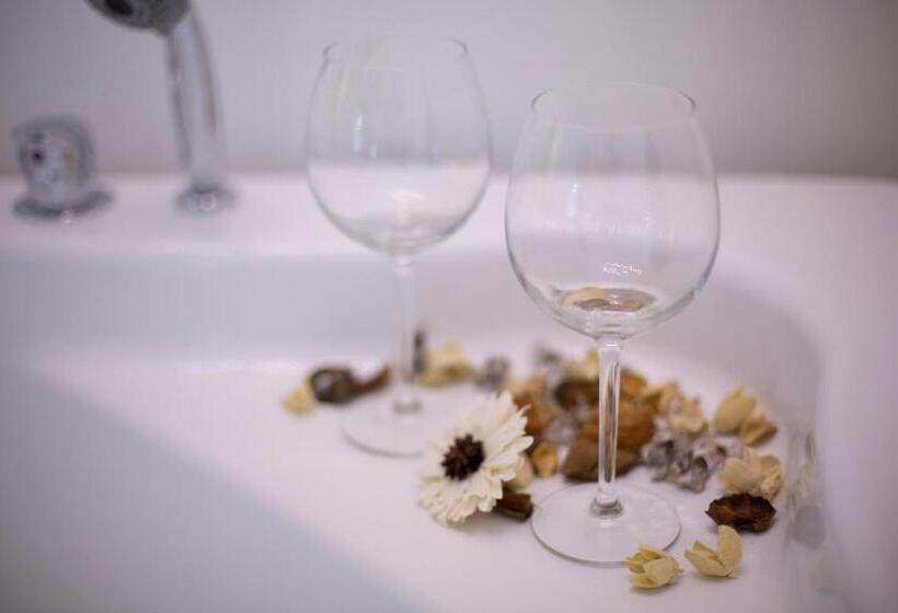 تختخواب و صبحانه Reusuite