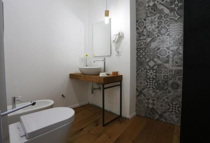 تختخواب و صبحانه Reusuite