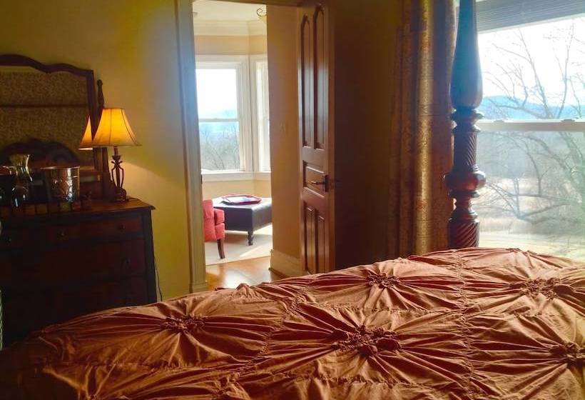 مبيت وإفطار Skyline Vineyard Inn