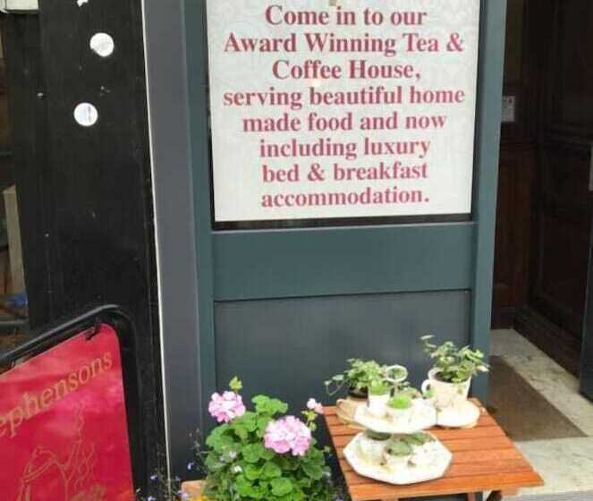 تختخواب و صبحانه Stephensons Tea And Coffee House