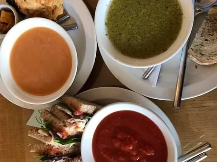 تختخواب و صبحانه Stephensons Tea And Coffee House