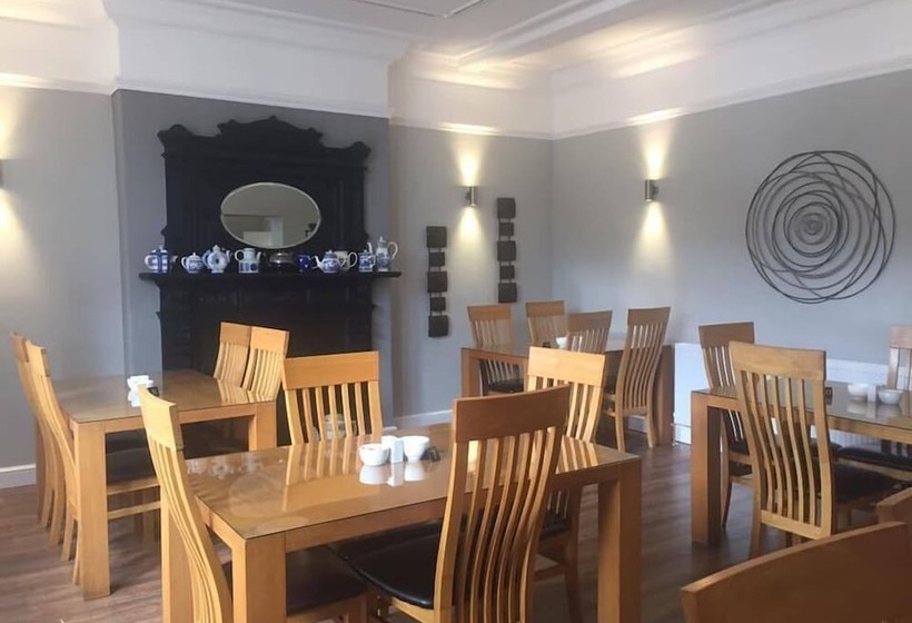 تختخواب و صبحانه Stephensons Tea And Coffee House