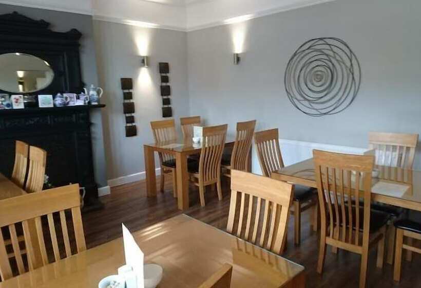 تختخواب و صبحانه Stephensons Tea And Coffee House