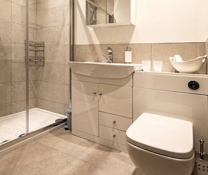 تختخواب و صبحانه Stephensons Tea And Coffee House