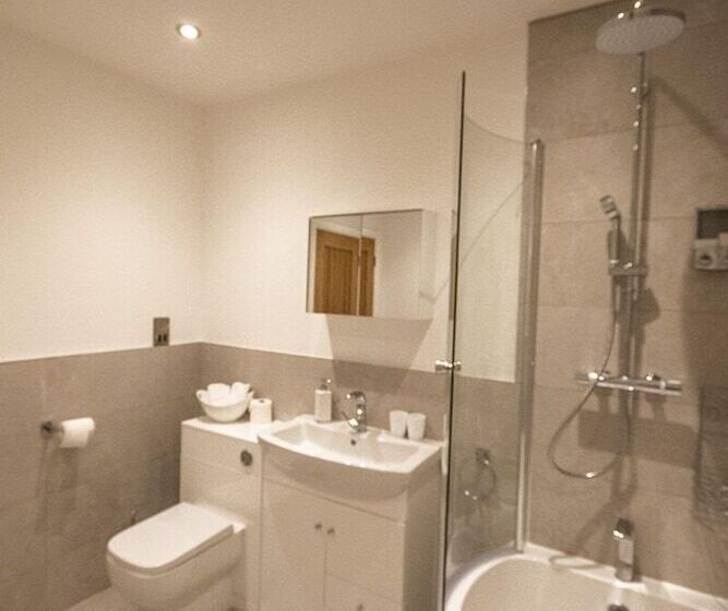 تختخواب و صبحانه Stephensons Tea And Coffee House