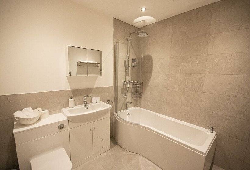 تختخواب و صبحانه Stephensons Tea And Coffee House