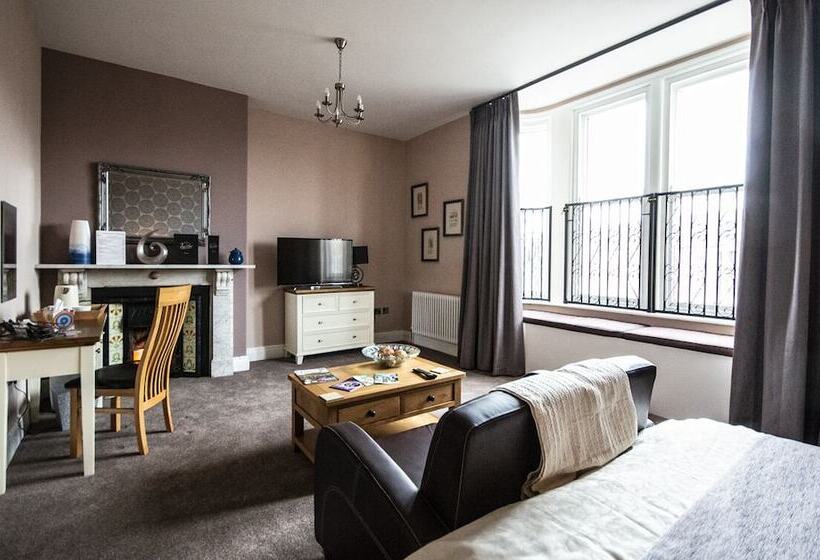 تختخواب و صبحانه Stephensons Tea And Coffee House