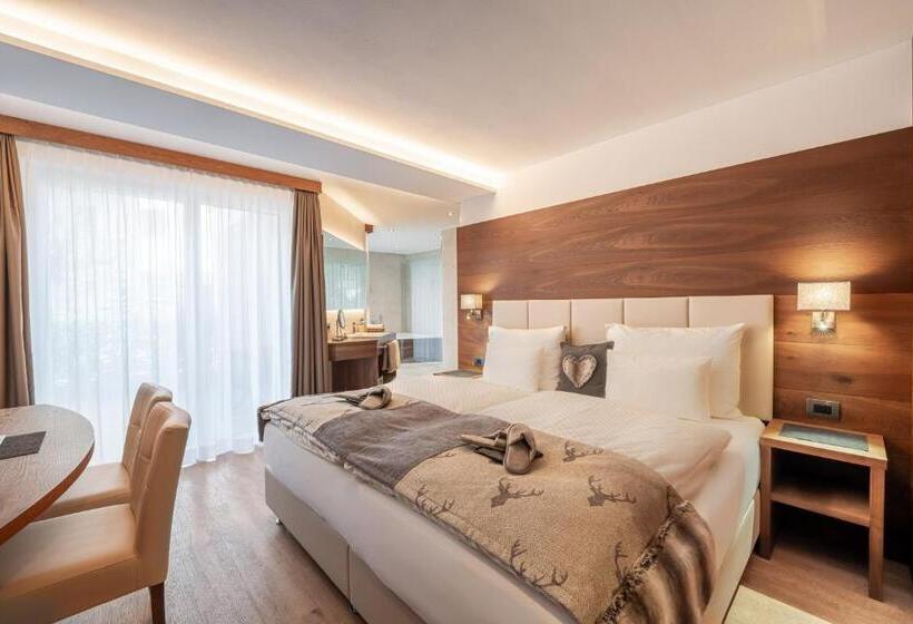 Отель Arya Alpine Lodge